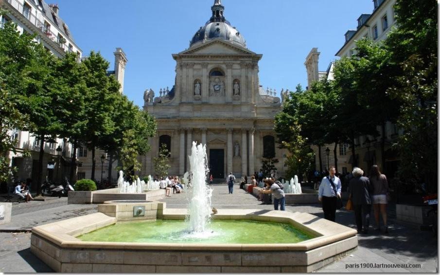 Petite Maison Avec Cour Dans Les Beaux Quartiers-Vous Faites Le Menage- Very Good Prices For T-H-E Location But You Have To Clea-N Th-E Flat Apartment Paris Exterior foto